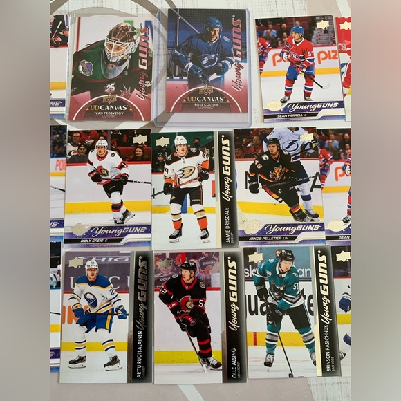 NHL Young Guns Upper Deck lot of 27 cards - Picture 3 of 10